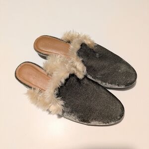 Universal Thread Babiana Olive Mules